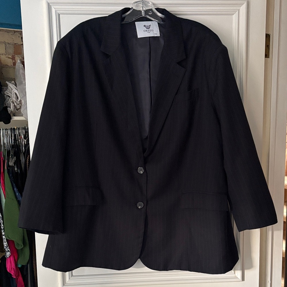 Elegant Women's Black Pinstripe Blazer